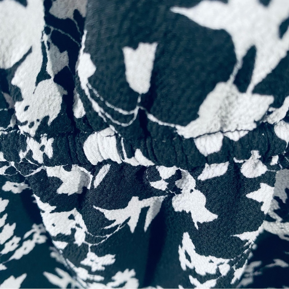 Lane Bryant Black and White Floral Peplum Blouse 22/24 - Picture 5 of 9